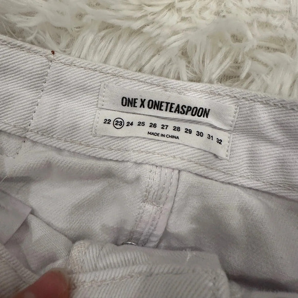 One Teaspoon 2020 White Denim  Distressed Skirt size 23 - Picture 5 of 7